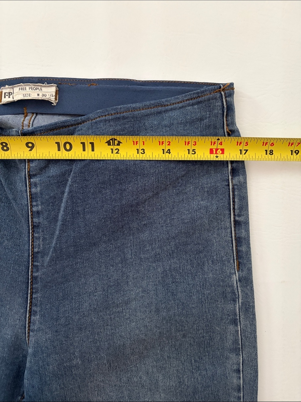 FREE PEOPLE Penny Pull On Jeans Flare Leg Bell Bottoms Blue Wash size 30 - Picture 9 of 12